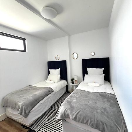 Cosy Apartment In The Heat Of The City Windhoek Bagian luar foto