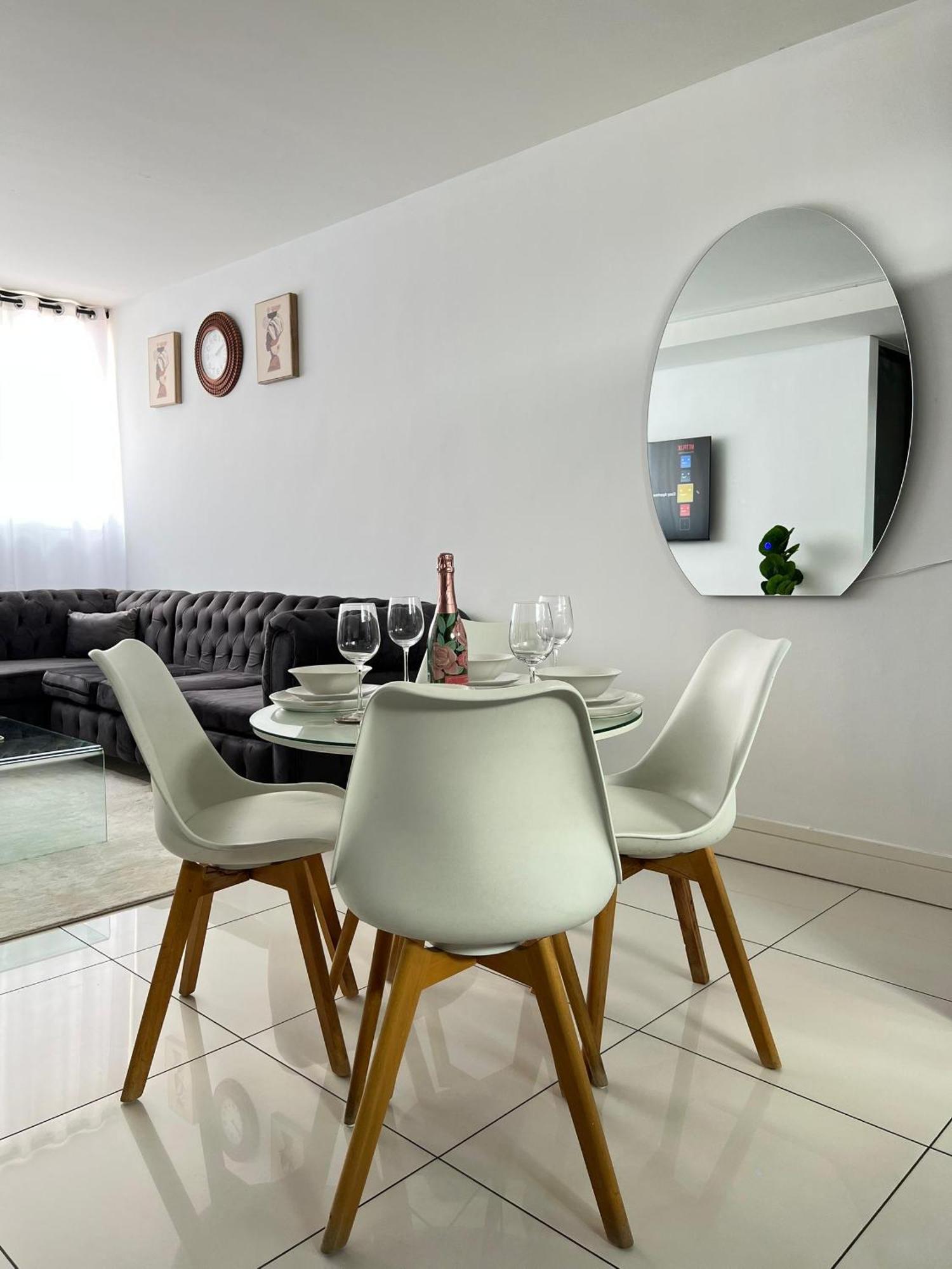 Cosy Apartment In The Heat Of The City Windhoek Bagian luar foto